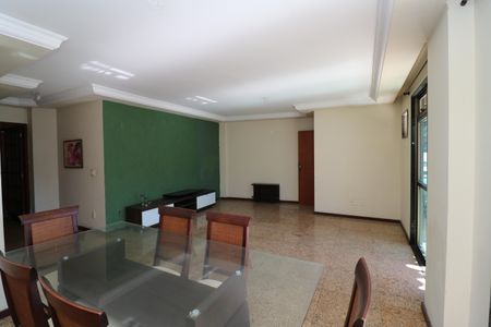 Apartamento à venda com 245m², 4 quartos e 3 vagasSala