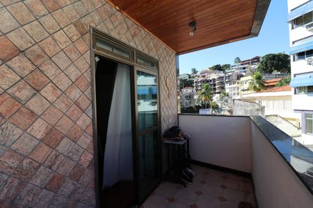 Apartamento à venda com 245m², 4 quartos e 3 vagasVaranda Suíte 2