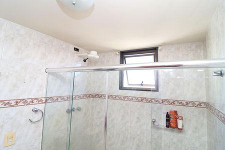 Apartamento à venda com 245m², 4 quartos e 3 vagasBanheiro da Suíte 1