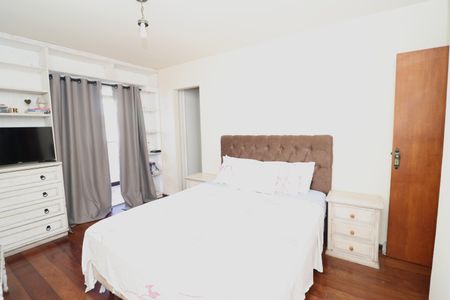 Apartamento à venda com 245m², 4 quartos e 3 vagasSuíte 2