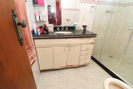 Apartamento à venda com 245m², 4 quartos e 3 vagasBanheiro da Suíte 1