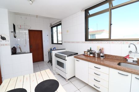 Apartamento à venda com 245m², 4 quartos e 3 vagasCozinha