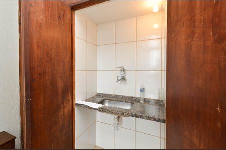 Cozinha de kitnet/studio para alugar com 1 quarto, 20m² em Funcionários, Belo Horizonte
