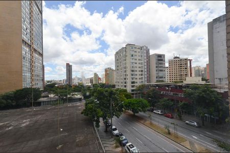 Vista de kitnet/studio para alugar com 1 quarto, 20m² em Funcionários, Belo Horizonte