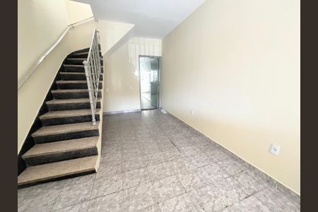 Casa à venda com 150m², 3 quartos e 1 vaga Casa à venda com 150m², 3 quartos e 1 vagaSala