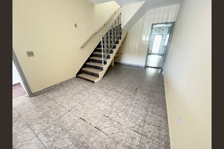 Casa à venda com 150m², 3 quartos e 1 vaga Casa à venda com 150m², 3 quartos e 1 vagaSala