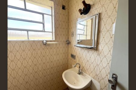 Casa à venda com 150m², 3 quartos e 1 vaga Casa à venda com 150m², 3 quartos e 1 vagaBanheiro social 2