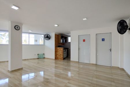 Apartamento para alugar com 50m², 2 quartos e 1 vaga Apartamento para alugar com 50m², 2 quartos e 1 vagaÁrea comum - Salão de festas