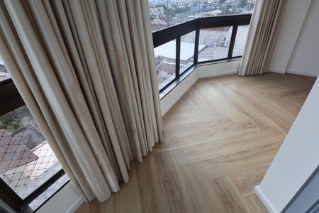 Sacada de apartamento à venda com 2 quartos, 93m² em Centro, Canoas