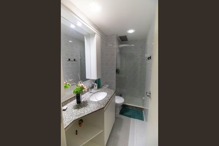 Apartamento à venda com 105m², 4 quartos e 2 vagasBanheiro Social