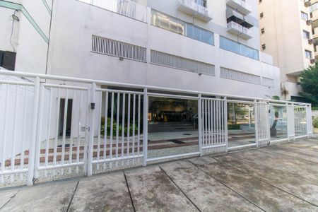 Apartamento à venda com 105m², 4 quartos e 2 vagasFachada