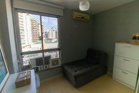 Apartamento à venda com 105m², 4 quartos e 2 vagasQuarto 2