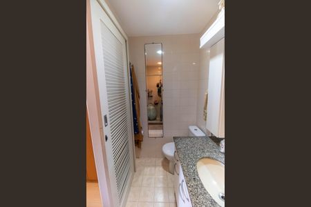 Apartamento à venda com 105m², 4 quartos e 2 vagasBanheiro da Suíte