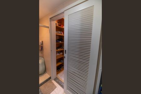 Apartamento à venda com 105m², 4 quartos e 2 vagasBanheiro da Suíte