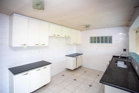 Casa para alugar com 800m², 3 quartos e 5 vagasCozinha