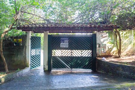 Casa para alugar com 800m², 3 quartos e 5 vagasFachada