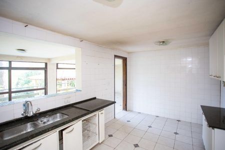 Casa para alugar com 800m², 3 quartos e 5 vagasCozinha