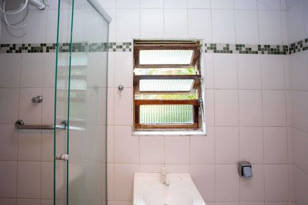 Casa para alugar com 800m², 3 quartos e 5 vagasBanheiro Social