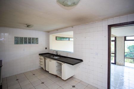 Casa para alugar com 800m², 3 quartos e 5 vagasCozinha