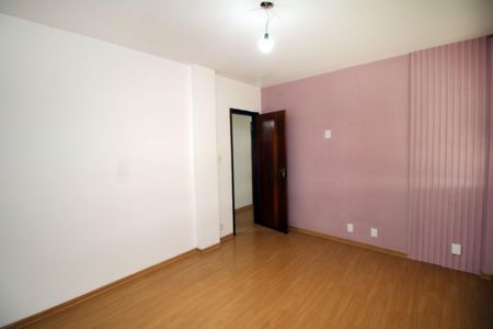 Quarto 1 de apartamento para alugar com 2 quartos, 63m² em Vaz Lobo, Rio de Janeiro