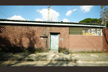 Casa para alugar com 24m², 1 quarto e sem vagaFachada