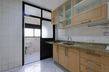 Cozinha de apartamento para alugar com 3 quartos, 83m² em Vila Suzana, São Paulo