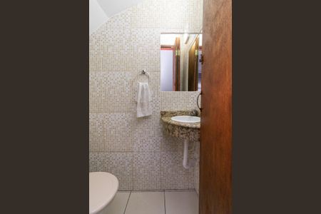 Lavabo de casa para alugar com 2 quartos, 100m² em Vila Nova Savoia, São Paulo