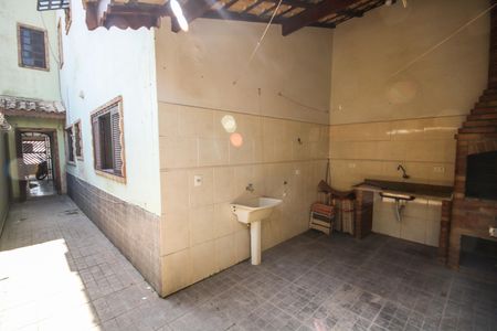 Casa para alugar com 123m², 2 quartos e 2 vagasQuintal