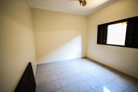Casa para alugar com 123m², 2 quartos e 2 vagasQuarto 1