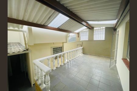 Casa à venda com 109m², 3 quartos e 2 vagasQuintal