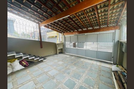 Casa à venda com 109m², 3 quartos e 2 vagasGaragem