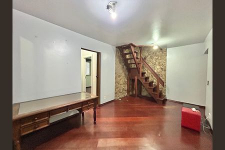 Apartamento à venda com 168m², 3 quartos e sem vaga Apartamento à venda com 168m², 3 quartos e sem vagaSala