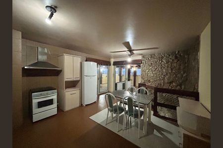 Apartamento à venda com 168m², 3 quartos e sem vaga Apartamento à venda com 168m², 3 quartos e sem vagaCozinha