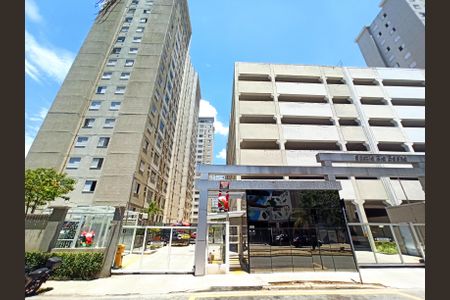 Apartamento para alugar com 43m², 2 quartos e 1 vaga Apartamento para alugar com 43m², 2 quartos e 1 vagaFachada
