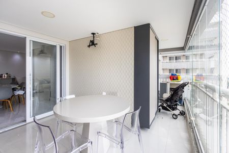 Apartamento para alugar com 100m², 2 quartos e 2 vagasVaranda