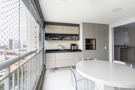 Apartamento para alugar com 100m², 2 quartos e 2 vagasVaranda