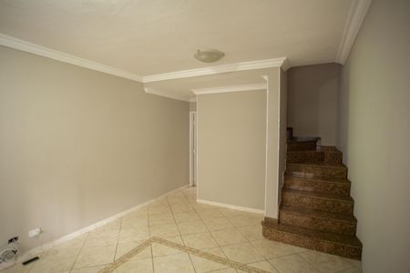 SALA de casa para alugar com 2 quartos, 73m² em Parque Panamericano, São Paulo