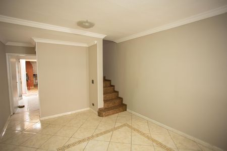 SALA de casa para alugar com 2 quartos, 73m² em Parque Panamericano, São Paulo