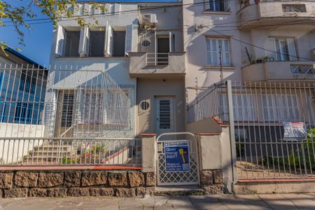 Casa para alugar com 110m², 2 quartos e 1 vaga Casa para alugar com 110m², 2 quartos e 1 vagaFachada