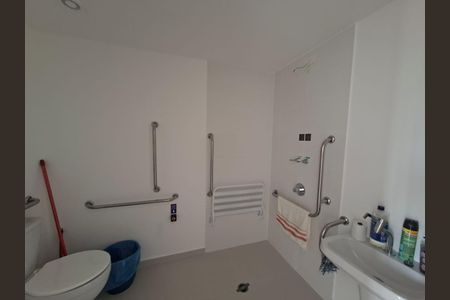 Banheiro de kitnet/studio à venda com 1 quarto, 27m² em Penha de França, São Paulo