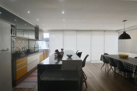 Cozinha de apartamento para alugar com 4 quartos, 200m² em Enseada, Guarujá