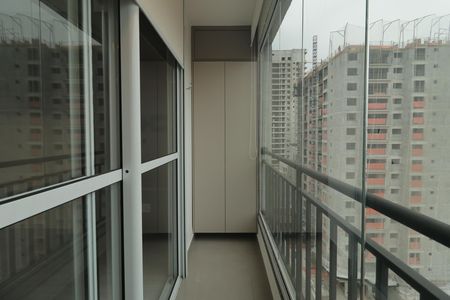 Varanda de kitnet/studio para alugar com 1 quarto, 32m² em Vila Mariana, São Paulo