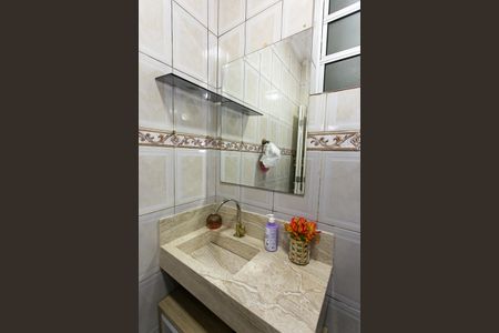 Casa à venda com 180m², 2 quartos e 2 vagas Casa à venda com 180m², 2 quartos e 2 vagasBanheiro