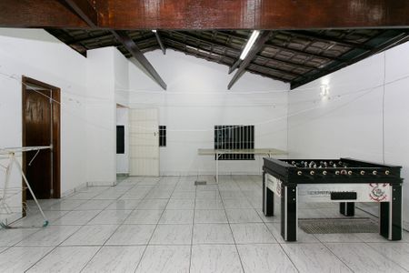 Casa à venda com 180m², 2 quartos e 2 vagas Casa à venda com 180m², 2 quartos e 2 vagasÁrea comum - Salão