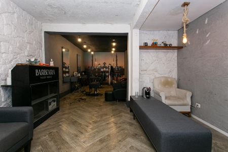 Casa à venda com 180m², 2 quartos e 2 vagas Casa à venda com 180m², 2 quartos e 2 vagasGaragem 2