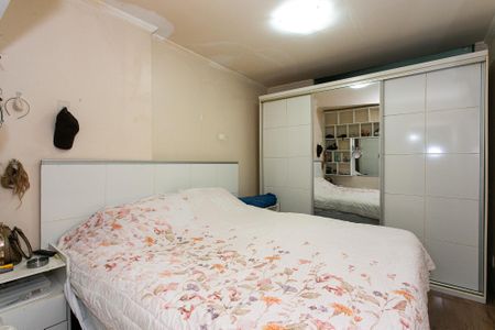 Casa à venda com 180m², 2 quartos e 2 vagas Casa à venda com 180m², 2 quartos e 2 vagasQuarto