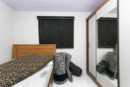 Casa à venda com 180m², 2 quartos e 2 vagas Casa à venda com 180m², 2 quartos e 2 vagasEdícula - Quarto 2