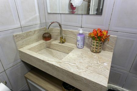 Casa à venda com 180m², 2 quartos e 2 vagas Casa à venda com 180m², 2 quartos e 2 vagasBanheiro