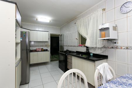 Casa à venda com 180m², 2 quartos e 2 vagas Casa à venda com 180m², 2 quartos e 2 vagasCozinha