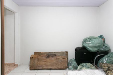 Casa à venda com 180m², 2 quartos e 2 vagas Casa à venda com 180m², 2 quartos e 2 vagasEdícula - Quarto 2